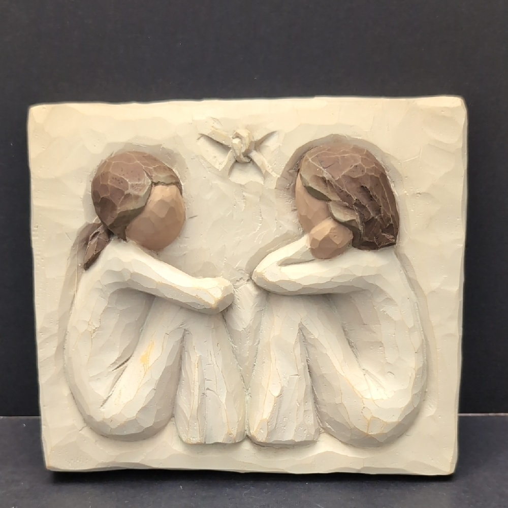 Willow Tree 2001 Friendship Wall Plaque,By Susan Lordi.